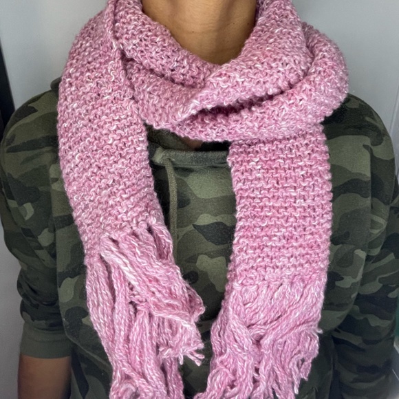 Handmade Pink Scarf - Picture 4 of 4